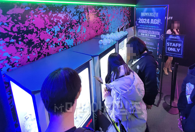 '브라운더스트2' 내부에서 캡슐 뽑기 이벤트가 열리고 있다. 사진 : 이동근 기자
