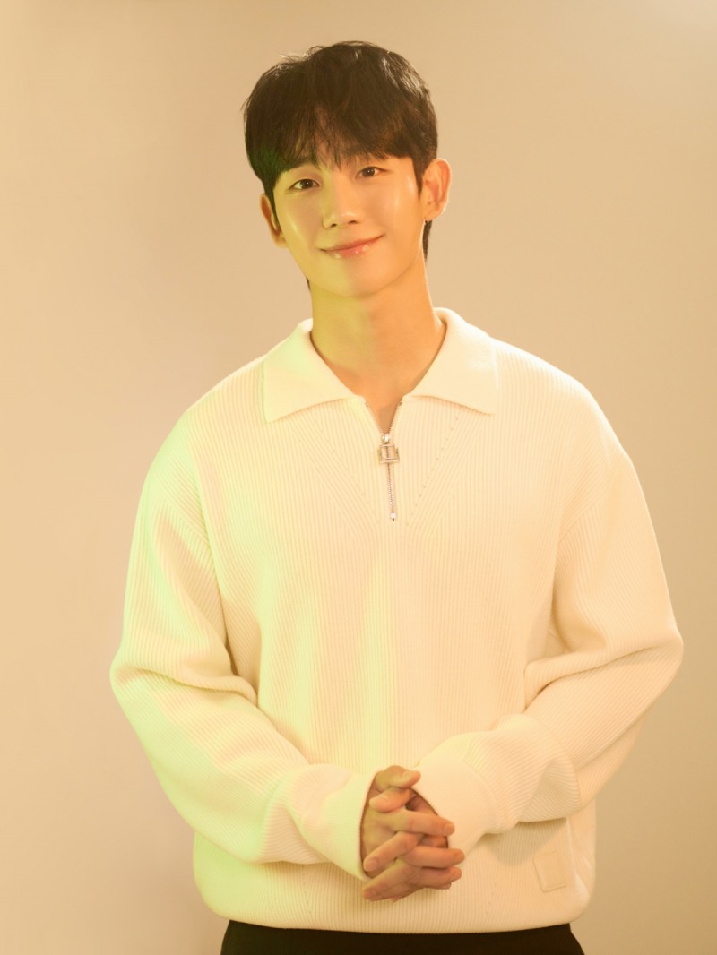 정해인, 외신도 주목한 핫한 행보