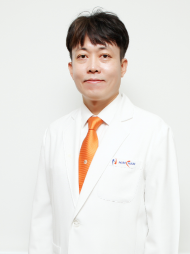 힘찬병원 척추클리닉 김민규 원장(신경외과 전문의).ⓒ힘찬병원