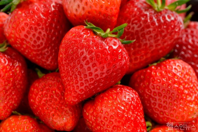 딸기는 설향, 금실, 킹스베리 등 다양한 품종이 있다. (클립아트코리아)