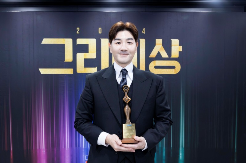 한상진, ‘2024 그리메상 시상식’서 감독으로 특별상 수상 영예…“엄중한 시기, 계속 좋은 작품 만들 것”