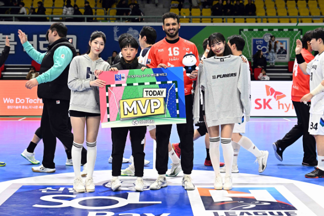 매치 MVP를 차지한 SK호크스 부르노 골키퍼