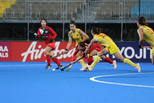 한국과 중국의 경기 모습.