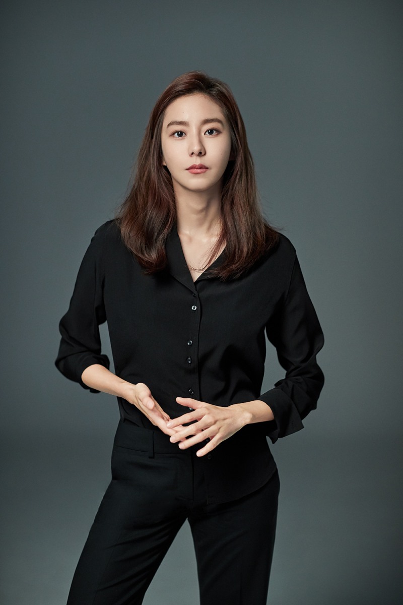 유이, ‘바닷마을 다이어리’로 연극 데뷔…장르 넘나들며 활동 영역 확장