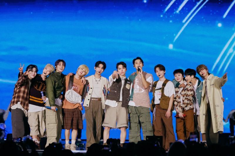 세븐틴, 美 빌보드 연간 ‘톱 투어’ 31위…美 컨시퀀스가 꼽은 ‘무대의 제왕’에도 선정