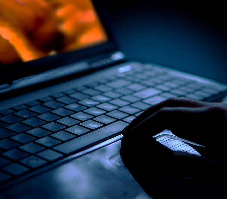 SNS를 통해 늘어나는 ‘통신매체이용음란죄’, 통매음 처벌 가볍게 생각하지 말아야