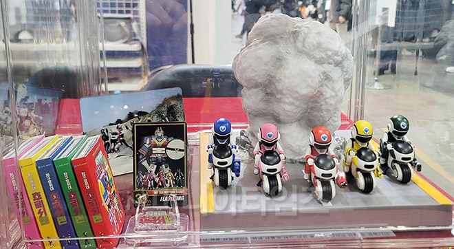 AGF 2024 현장에 전시된 후뢰시맨의 후속 굿즈 '후뢰시 호크 무드램프'. 일본이 아닌 국내에서만 제작, 판매중인 오리지널 제품이기도 하다.  사진 촬영 : 마니아타임즈 이동근 기자