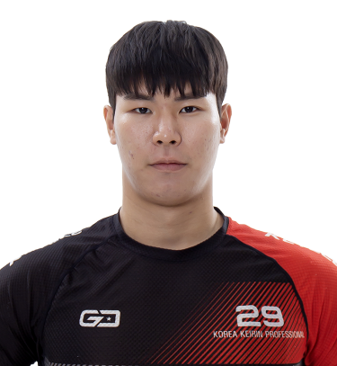 내년 상반기에는 29기 수석 박건수가 27기 수석 손경수, 28기 수석 손제용처럼 빠르게 특선급으로 특별승급 할 수 있을지가 흥미로운 관전 요소일 전망이다.