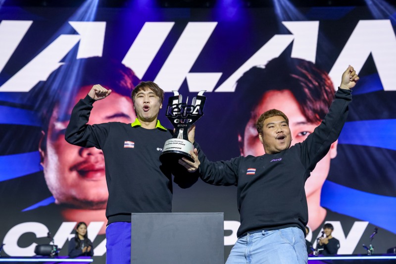 FC 프로 페스티벌 케스파컵 트로피를 든 태국(사진=협회 제공).