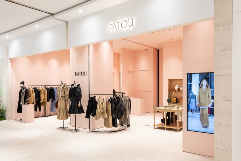 LF가 수입하는 '빠투(PATOU)’는 신세계백화점 부산 센텀시티점 2층에 신규 매장을 오픈했다고 밝혔다.