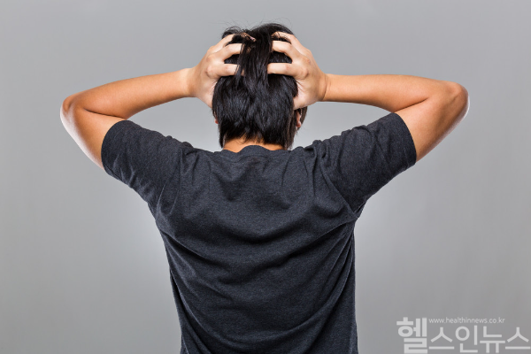 연말연시 술자리가 잦아져 음주량이 늘었다면 발기부전 위험까지 높아질 수 있어 주의가 요구된다. (클립아트코리아)