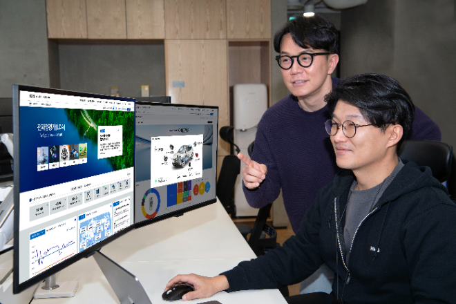 ‘글로벌 통합 탄소 배출 정보 시스템’을 확인하는 모습. ⓒ 현대차·기아