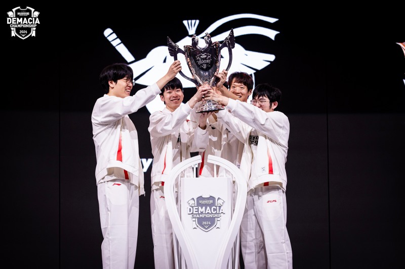 데마시아컵서 정상에 오른 애니원즈 레전드(사진=LPL).