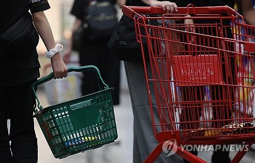 연초부터 과자·치킨에 화장품까지 줄인상…"안 오른 게 없네"