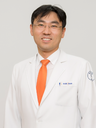 이동찬 힘찬병원 척추클리닉 진료원장(신경외과 전문의).ⓒ힘찬병원