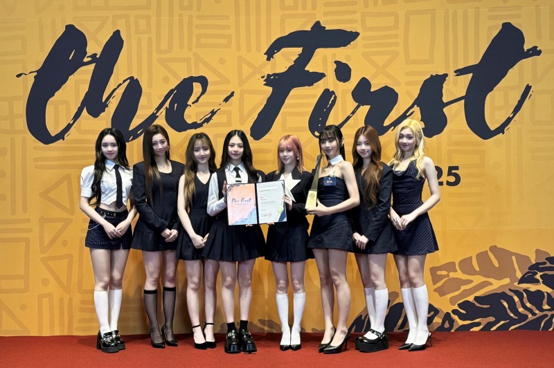 유니스, 새해 쾌조의 스타트…2025년 이끌어갈 신인 걸그룹 선정