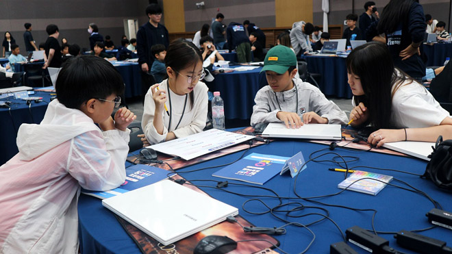 펄어비스 사옥 '홈 원'에서 해커톤 대회 '딩가딩 프로젝트' 파이널 해커톤 대회가 열리고 있다. 사진 제공 : 펄어비스