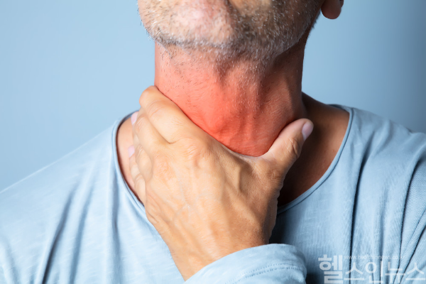 50~60대 중장년층에게 발생 위험 높은 침샘암. 귀 아래나 턱 아래 덩어리 혹은 안면비대칭, 통증 등이 나타난다면 의심해 보고 정확한 검사를 받아보는 게 좋다. (클립아트코리아)