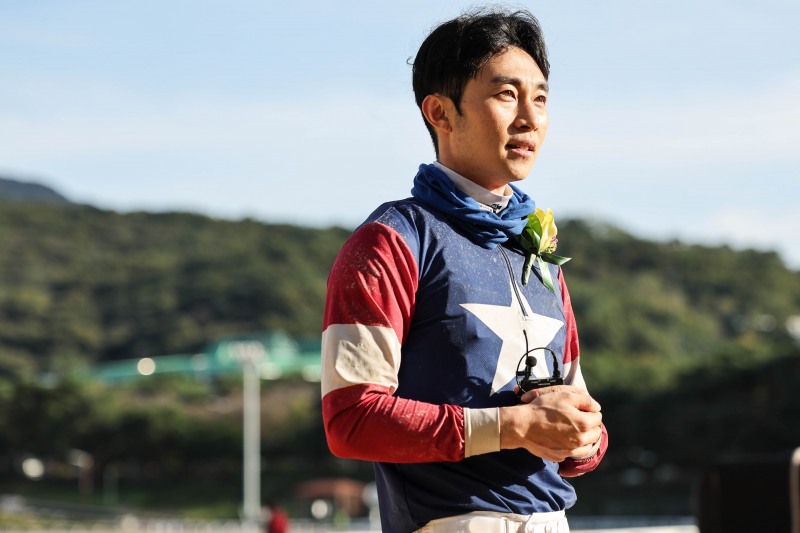 24년 10월 20일 농협중앙회장배 우승한 김정준 기수