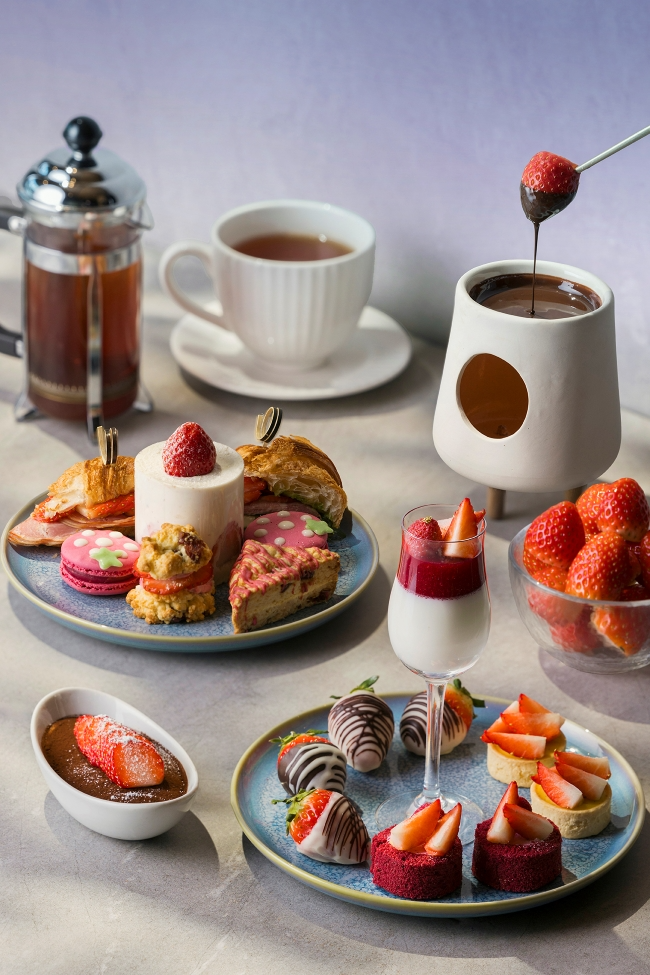 파크로쉬, 강릉 사천 딸기의 팔색조 매력 담은 ‘스트로베리 애프터눈 티 프로모션’ 선봬