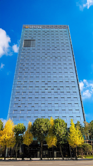 KB국민은행이 소상공인·자영업자 육성과 지역경제 활성화를 돕기 위해 '기업가형 소상공인 육성 협약보증'의 지원을 확대한다.  ⓒ KB국민은행