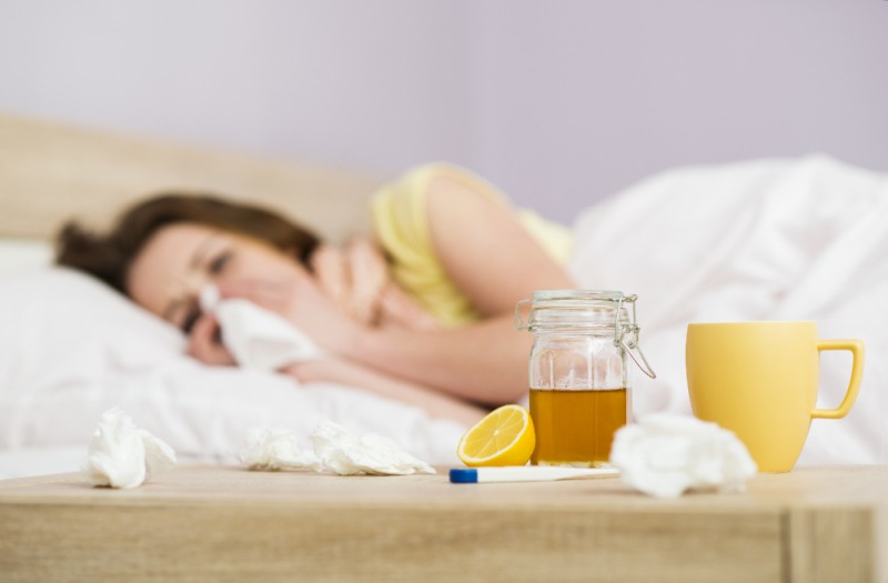 추운 겨울철, 독감과 감기로 인해 기침이 멈추지 않는 사람들이 많다. 따뜻하게 몸을 녹이면서 기침, 가래를 효과적으로 제거해주는 4가지 차를 통해 개선해보자. (클립아트코리아 제공)