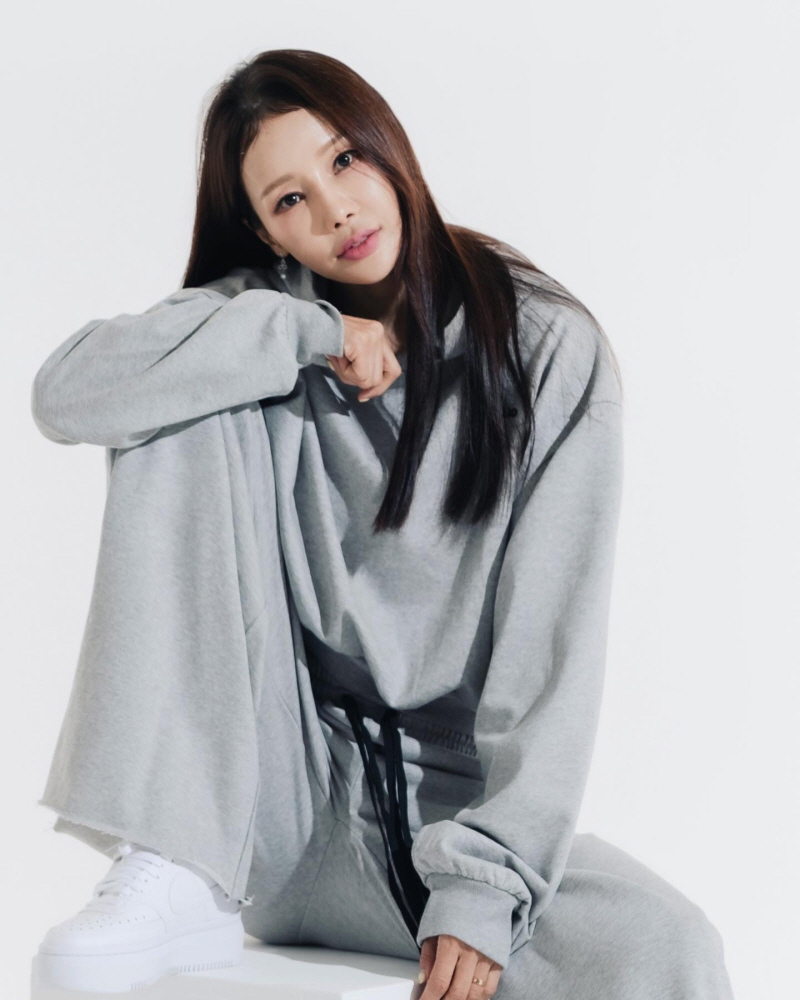 미나, HM엔터테인먼트와 전속계약 체결…글로벌 활동 예고