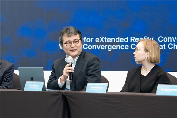 ▲AI 프로그 인터렉티브의 대표이자 디지털 헐리우드 대학원의 교수인 키요시 신덴마크 코펜하겐 IT 대학교 한나 위르만 교수