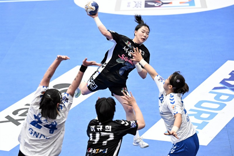 서울시청 우빛나가 점프슛 중이다. / 사진제공=한국핸드볼연맹
