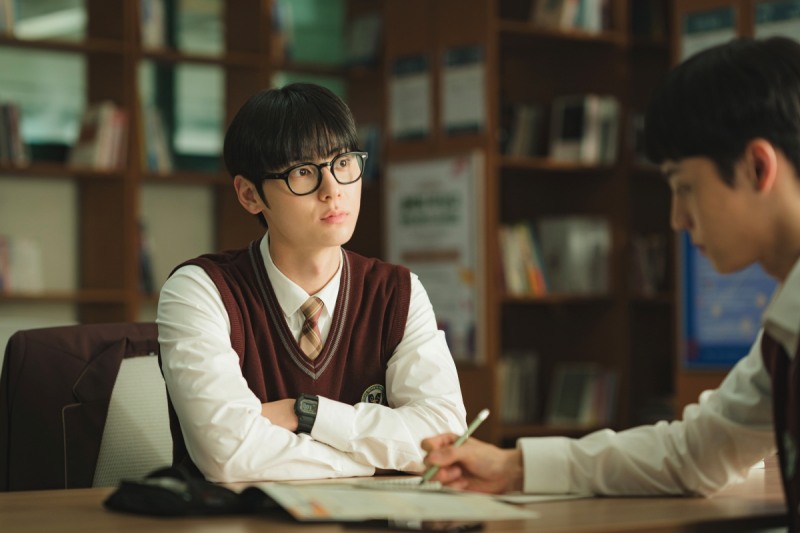 황민현, 쾌감 선사할 연기 변신 예고…‘스터디그룹’ 캐스팅