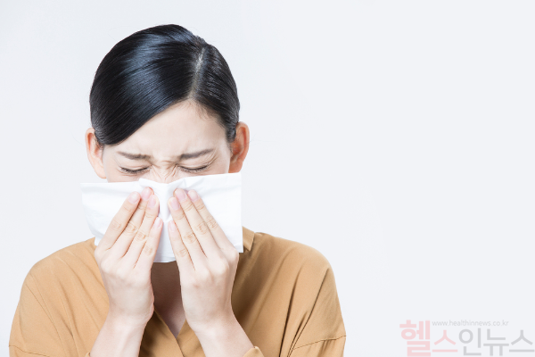 독감(인플루엔자) 유행이 정점을 지난 것으로 보이지만 2016년 이후 가장 높은 수준인 것으로 알려져 백신 접종 및 철저한 예방 수칙 준수가 요구되고 있다. (클립아트코리아)