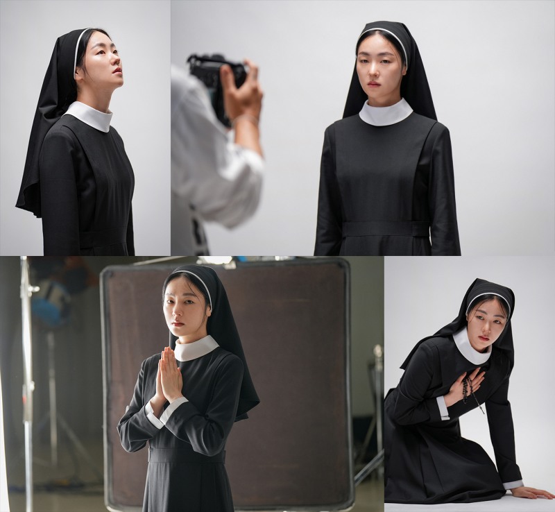 ‘검은 수녀들’ 전여빈, 포스터 촬영 비하인드 스틸 공개…궁금증을 유발하는 간절함이 담긴 눈빛