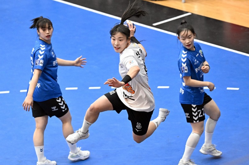 SK슈가글라이더즈 신다빈이 점프슛을 하고 있다. / 사진제공=한국핸드볼연맹