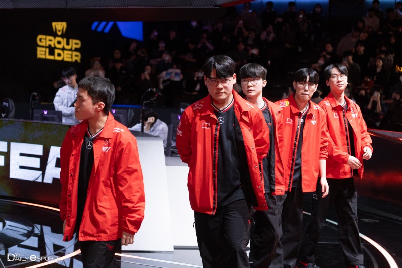 바텀 압도한 T1, LCK 컵서 DRX 2대0 압승