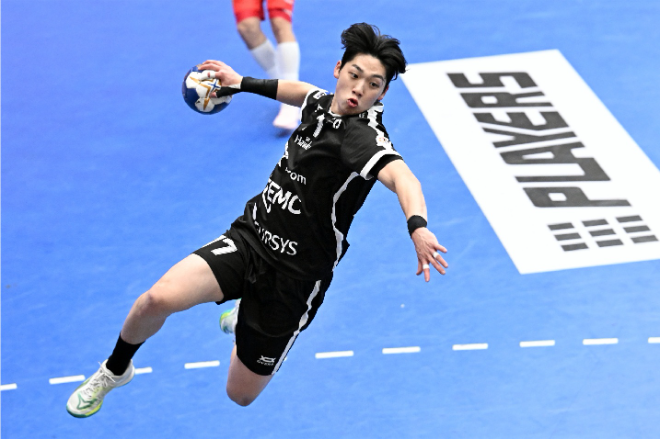 SK호크스 이주승이 점프슛을 하고 있다. / 사진제공=한국핸드볼연맹