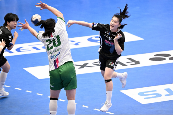 서울시청 오예나가 점프슛을 하고 있다. / 사진제공=한국핸드볼연맹