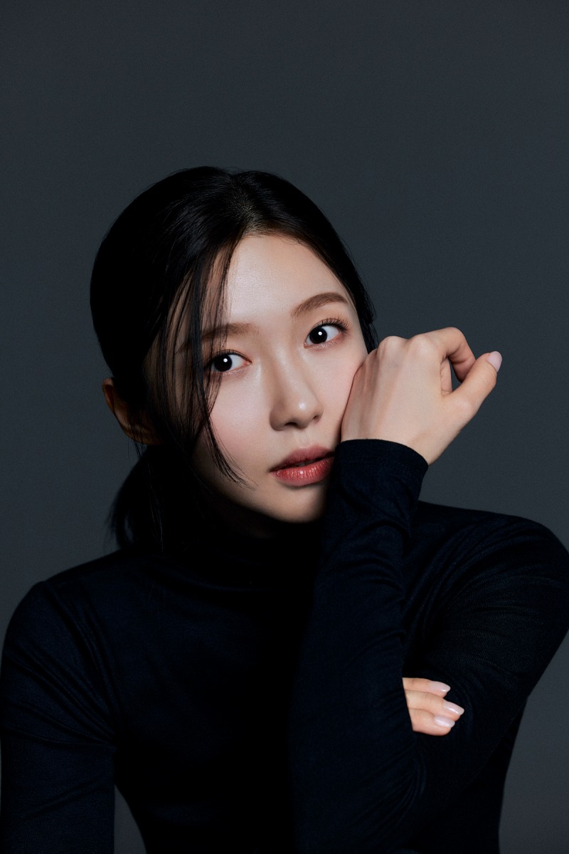 주현영 새 프로필 사진 공개…‘시크+청순+러블리’ 세상의 모든 매력 총집합