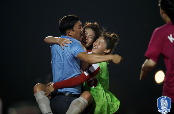 유상수 감독은 고려대 여자부 초대 감독 시절, 김보람 선수의 결승골과 함께 감격의 순간을 맞이했다. 팀은 창단 2년 만에 "제15회 전국여자축구선수권대회" 대학부에서 우승을 차지했다./사진=KFA 홈페이지