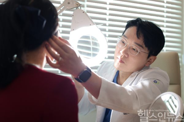 신영익 압구정 디엠피부과의원 원장