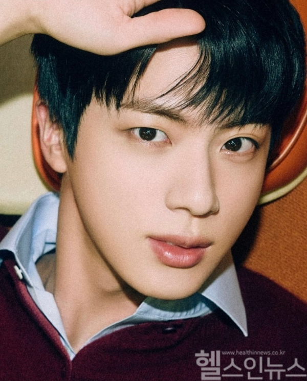 방탄소년단(BTS)의 멤버 진이 저개발국 난치병 환자들을 돕기 위해 고려대학교의료원에 1억 원을 기부했다. (고대의료원 제공)