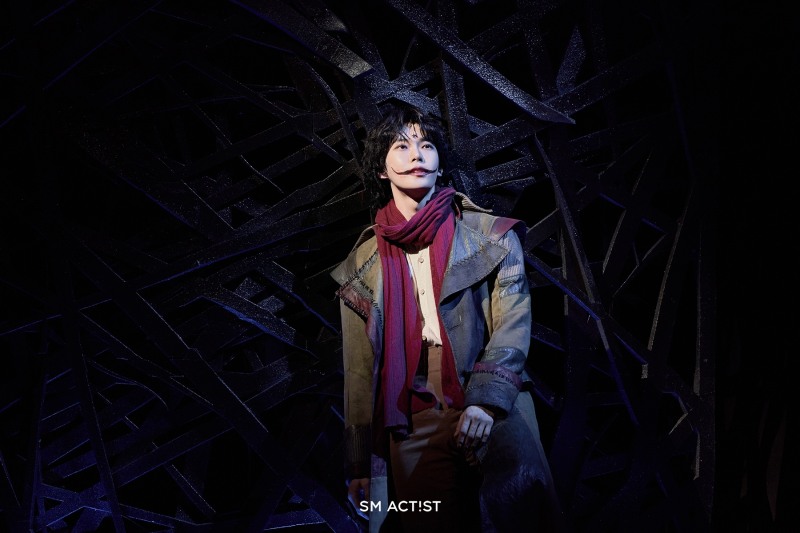 ‘웃는 남자’ NCT 도영, “완전히 우리의 마음을 찢어 놓았다” ‘음색+가창력+에너지’ 호평ing
