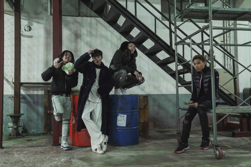 뮤직비디오 호미들 300 中 (사진제공=김건민 인스타그램)