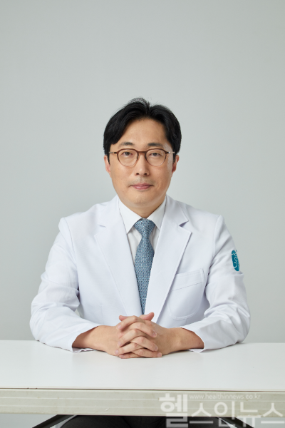 Eczema causes intense itching and skin inflammation but can often be managed with early treatment and lifestyle changes. (By Chi Young Park, Director of Saenggi Oriental Medicine Clinic, Gangnam Station Branch)