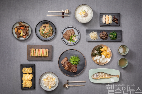 고칼로리 음식들이 주를 이루는 설 명절. 과식, 과음하기 쉬운만큼 소화기 질환 위험이 높아 주의가 요구된다. (클립아트코리아)