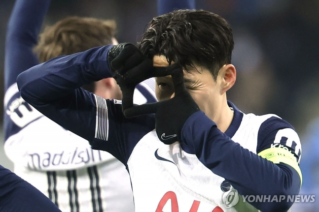 찰칵 세리머니를 보여준 손흥민