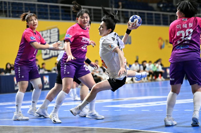 신한SOL페이 24 25 핸드볼 H리그에서 활약중인 SK슈가글라이더즈 강경민. / 사진제공=한국핸드볼연맹