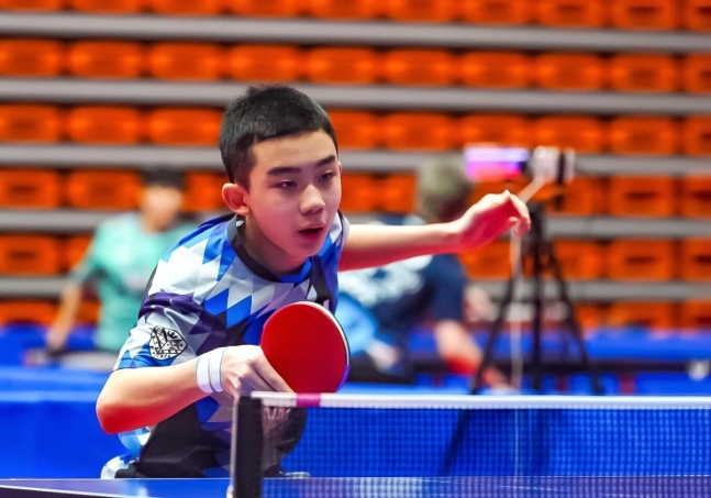 탁구 국가대표 최종선발전에 출전한 이승수의 경기 장면