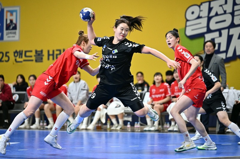 광주도시공사 김지현이 점프슛을 하고 있다. / 사진제공=한국핸드볼연맹