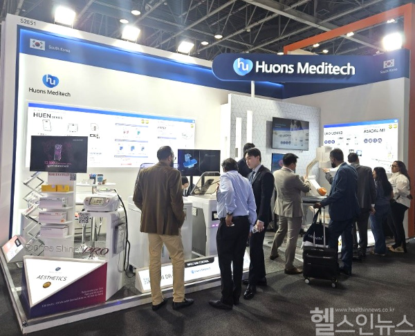 휴온스메디텍은 지난 27일부터 30일까지 아랍에미리트 두바이에서 열린 중동 의료기기 전시회 '아랍헬스 2025(Arab Health 2025)'에 참가했다. (휴온스메디텍 제공)