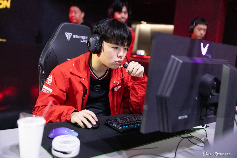 T1 '스매시' 신금재.